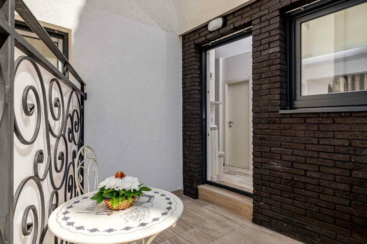 Joli Apartment เบลเกรด ภายนอก รูปภาพ